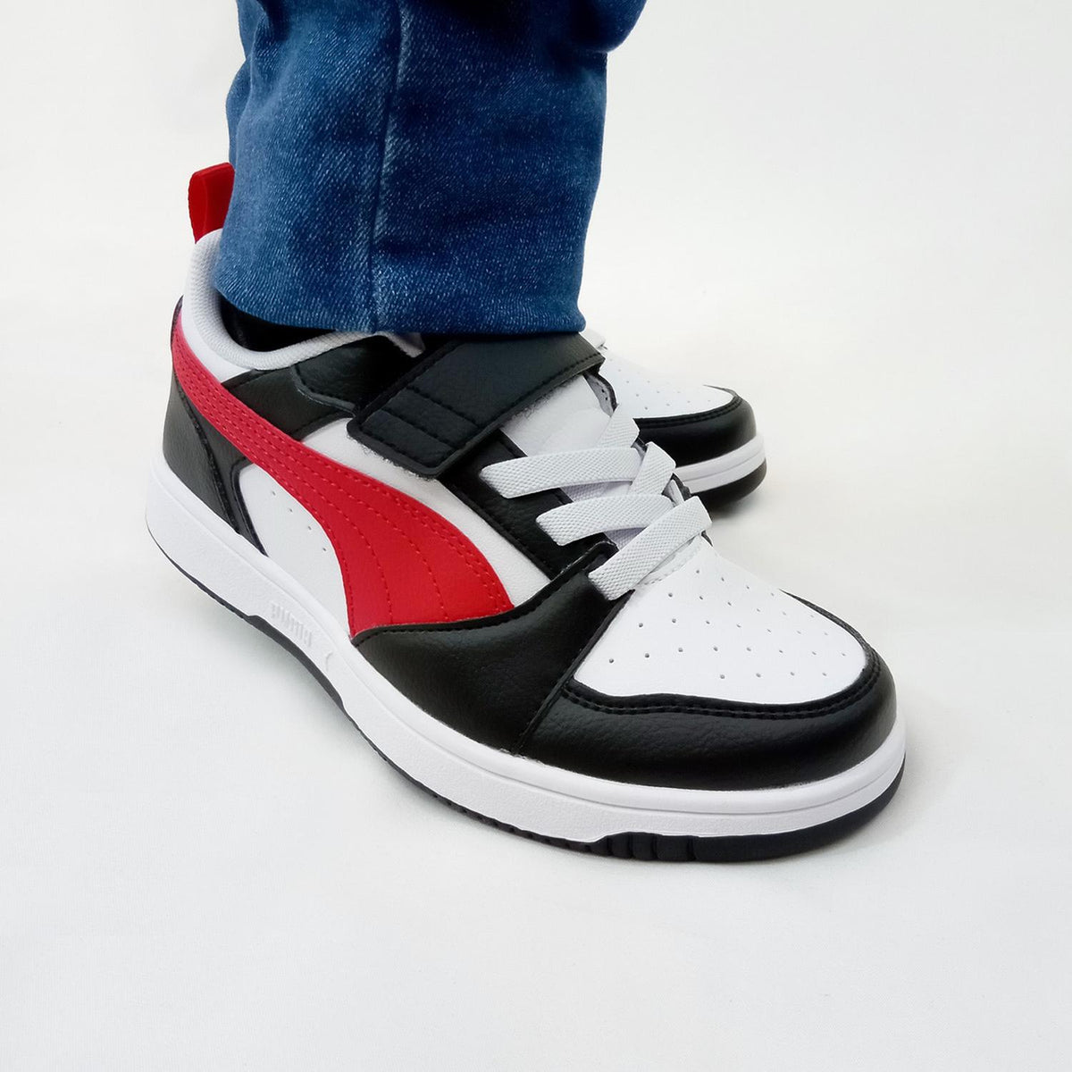 Tenis Puma Rebound V6 Color Negro Con Velcro Para Niño, foto 2 de 7