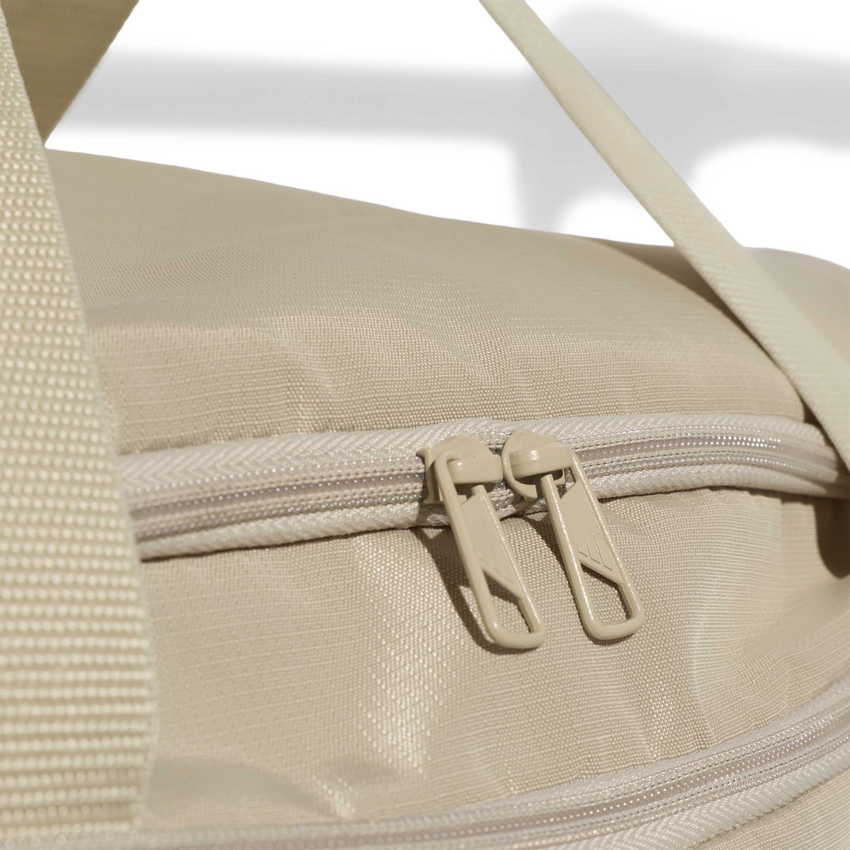 Bolsa Deportiva Adidas Defender Beige Gym Training Unisex 60L, foto 6 de 10